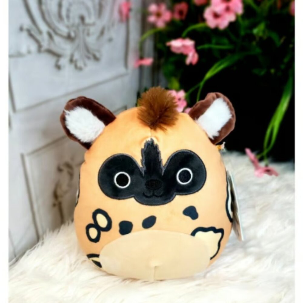 Deeto The African Wild Dog Squishmallow 7.5in NWT